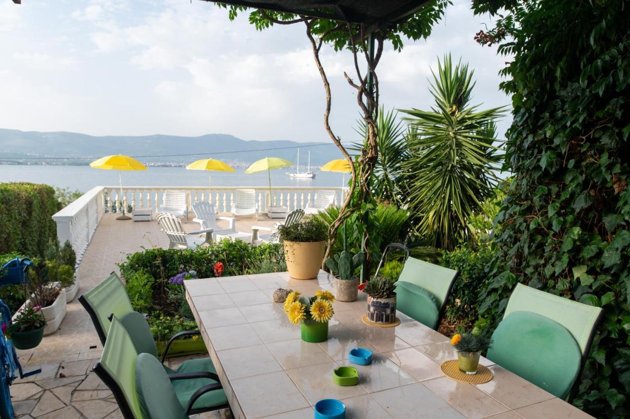 Villa Fjaba - By The Sea - With The Big Terraces & Great Sea View Trogir Exteriör bild