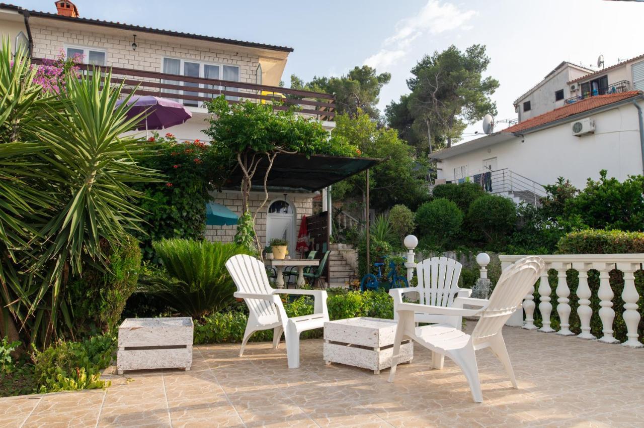 Villa Fjaba - By The Sea - With The Big Terraces & Great Sea View Trogir Exteriör bild