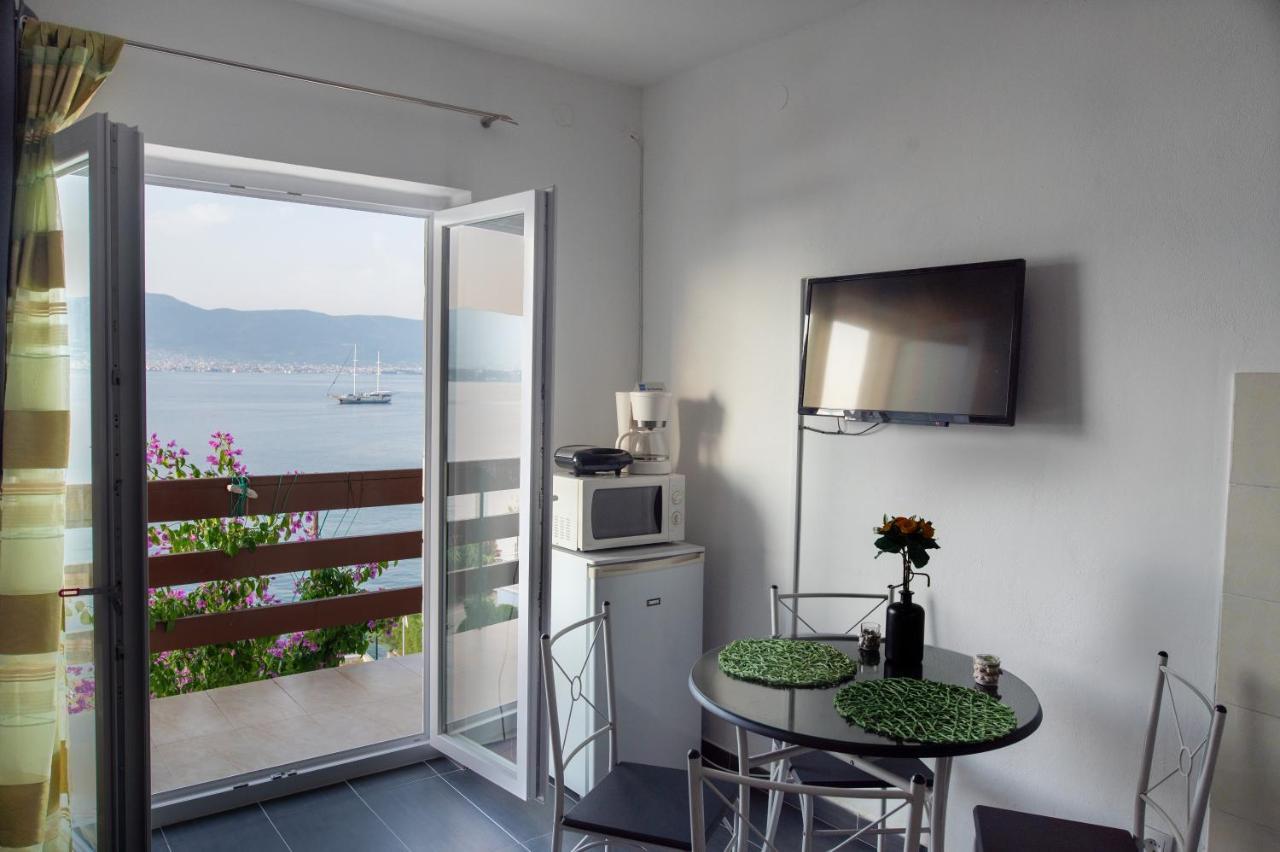 Villa Fjaba - By The Sea - With The Big Terraces & Great Sea View Trogir Exteriör bild